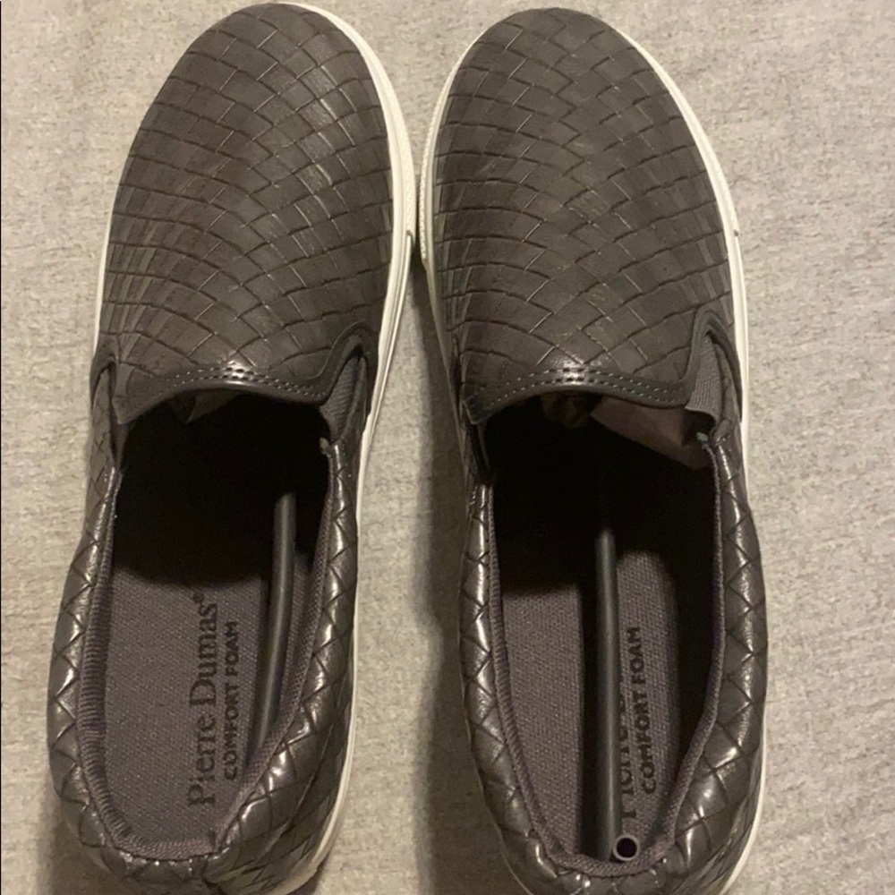 Shoes never worn brand new